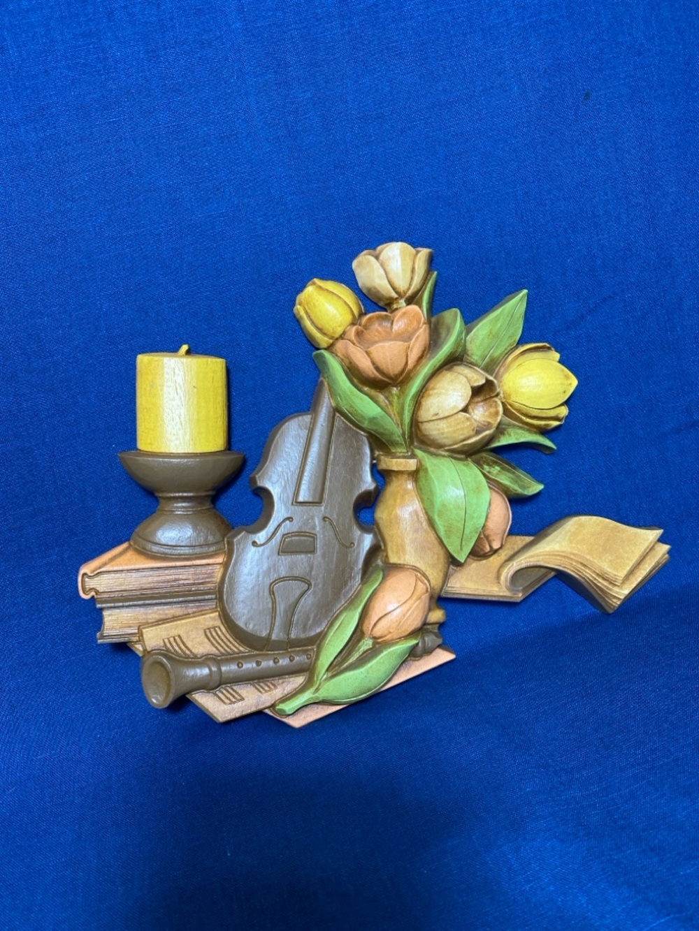 Vintage Tulip & Violin Decorative Wall Plaque in Yellow and Green by Dart Ind.